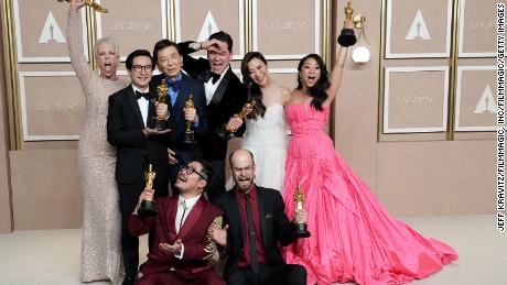 &#39;Mom, I just won an Oscar!&#39; &#39;Everything Everywhere All At Once&#39; dominates the Academy Awards