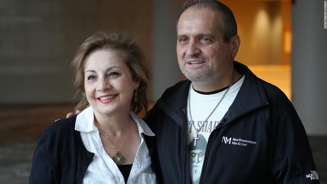 'Am I dreaming?': Double lung transplants save two people with late-stage cancer