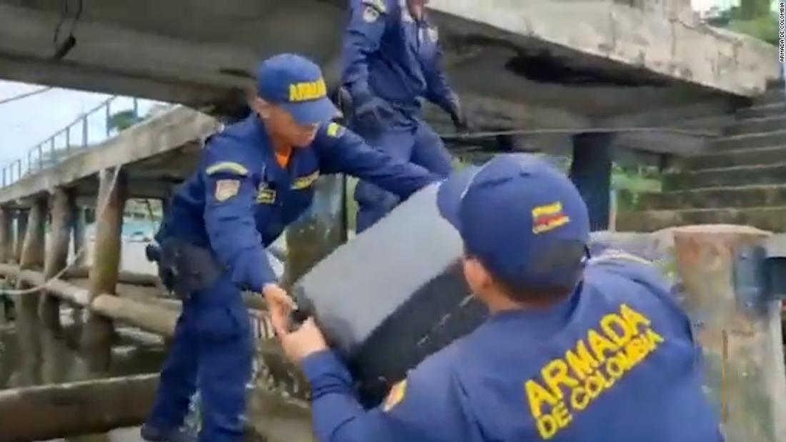 Mira Cómo La Armada Colombiana Retira 3 Toneladas De Cocaína De Un ...