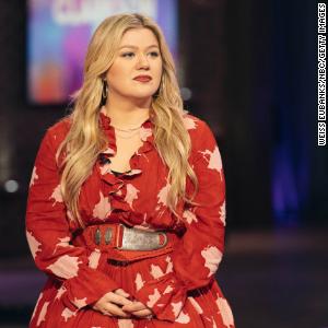 Kelly Clarkson is talking about the reality of her divorce