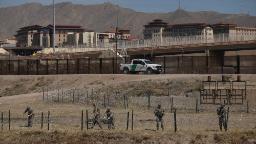 Perbatasan sengketa kepala DHS memiliki ‘kontrol operasional’ dari seluruh perbatasan selatan AS