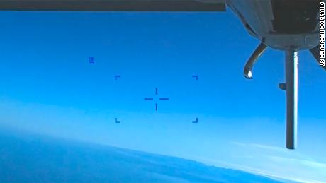 US Air Force MQ-9 camera footage: Russian Su-27 Black Sea intercept - bent propller on drone