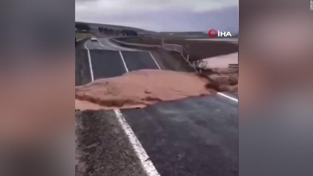 Video: Turkey floods hit provinces affected by earthquake – CNN Video