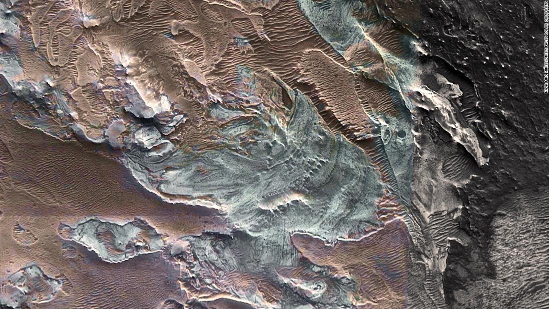 Hallan restos de un antiguo glaciar en Marte