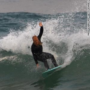 Aussie surfer sets record with mammoth 30-hour surfing session, then goes back for more