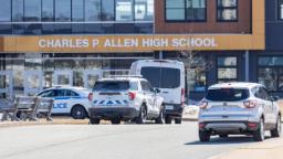 Tres personas apuñaladas en incidente escolar en Nueva Escocia