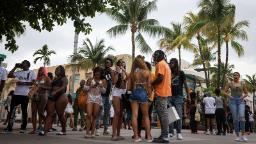 Miami Beach tidak akan melanjutkan perintah berkurung selepas musim bunga tembakan maut