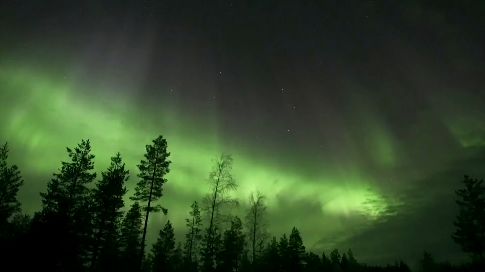 Las impactantes imágenes del cielo teñido por una aurora boreal en  Finlandia - CNN Video