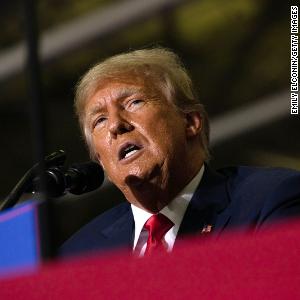 Trump's advisers frustrated by lack of info on potential indictment