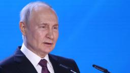 230326001538 putin 032623 hp video Tactical nukes to Belarus: Putin scares the world to distract from his problems