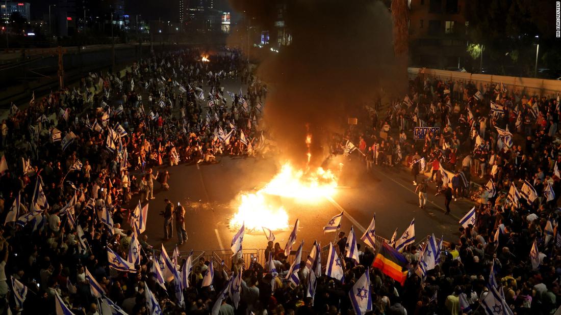 Live updates: Israel protests erupt in Tel Aviv as Netanyahu's crisis deepens