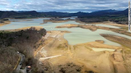 This once-thriving lake has all but dried up. It&#39;s a story repeated across Europe as the drought deepens