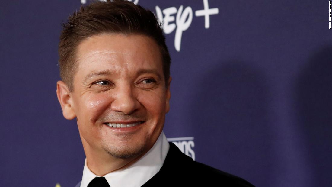 Jeremy Renner shows off strides in recovery on treadmill