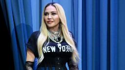 Madonna menambah tarikh lawatan khas untuk ‘meraikan’ komuniti aneh di tengah-tengah perundangan anti-LGBTQ