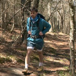 Man hikes mountain almost daily for 3 years, undergoes dramatic transformation