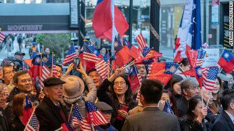 Supporters gather while Taiwan&#39;s President Tsai Ing-wen arrives at the Lotte Hotel in Manhattan in New York City on March 29, 2023. 