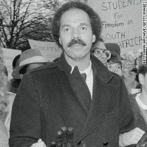 Randall Robinson tirelessly pushed world leaders toward equity before his death at 81