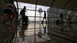 Singapura Changi: ‘Lapangan terbang terbaik dunia’ menghadapi masalah sistem, melambatkan ratusan penerbangan