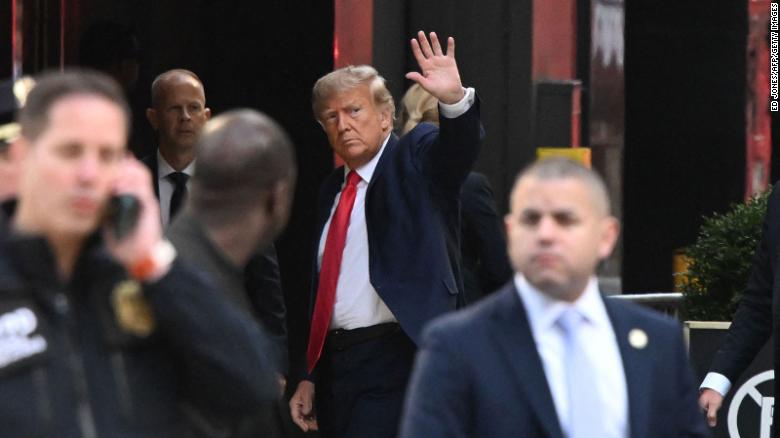 Watch Trump arrive in New York for his arraignment 