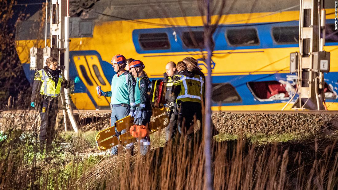 네덜란드 열차 사고: Voorschoten에서 1명이 사망하고 30명이 부상당함