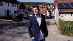 230404145409 ryyan alshebl 040423 hp video Syrian refugee elected mayor of German town, years after fleeing war