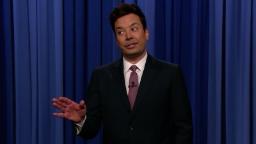 Video: Larut malam menunjukkan reaksi terhadap perbicaraan Donald Trump