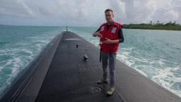 Video: Wartawan CNN di atas kapal selam berkuasa nuklear AS sedang mencari ancaman dari China