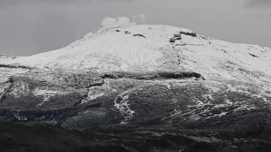 Monitorear un volcán es como medirle el pulso a una persona, dice ...