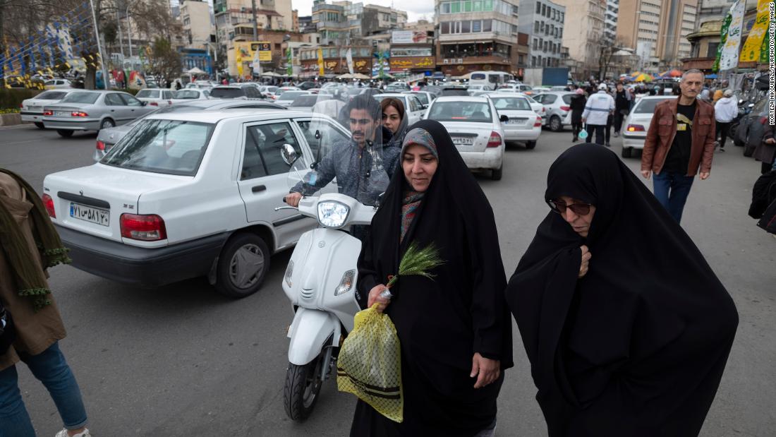 Iran installs cameras to identify women breaking dress code