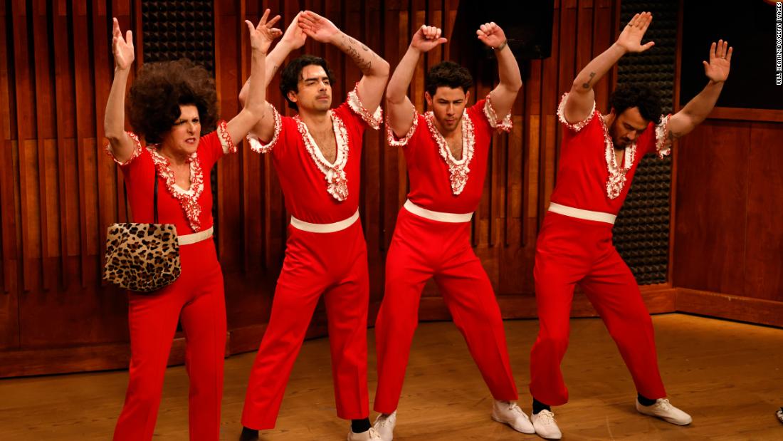 ‘SNL’ Iconic Molly Shannon Character Sally O’Malley Returns as Jonas Brothers Choreographer