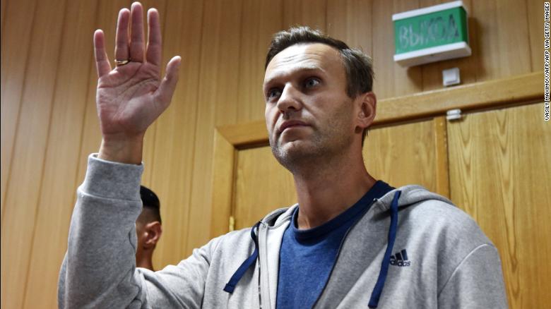 Hear why Navalny's team believes the Putin critic could have been poisoned in prison 