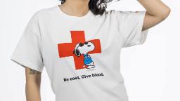 Baju-T Snoopy Palang Merah menggesa derma darah