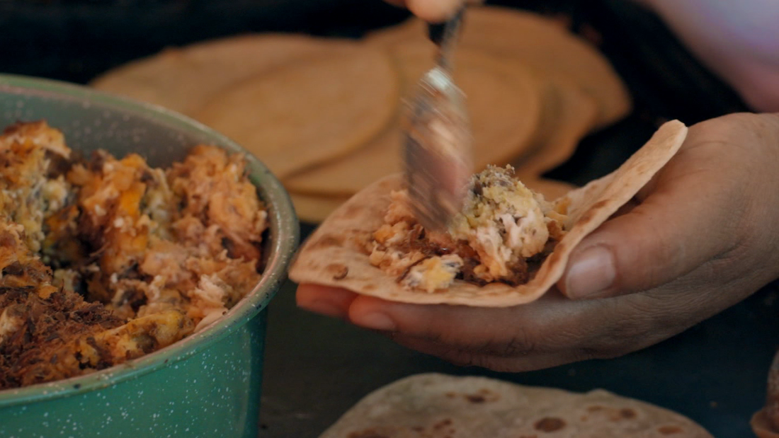 Eva Longoria: ‘These are the best tortillas I’ve ever had’ – CNN Video