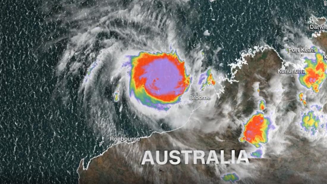 O ciclone Ilsa está se intensificando rapidamente à medida que se aproxima da costa na Austrália Ocidental