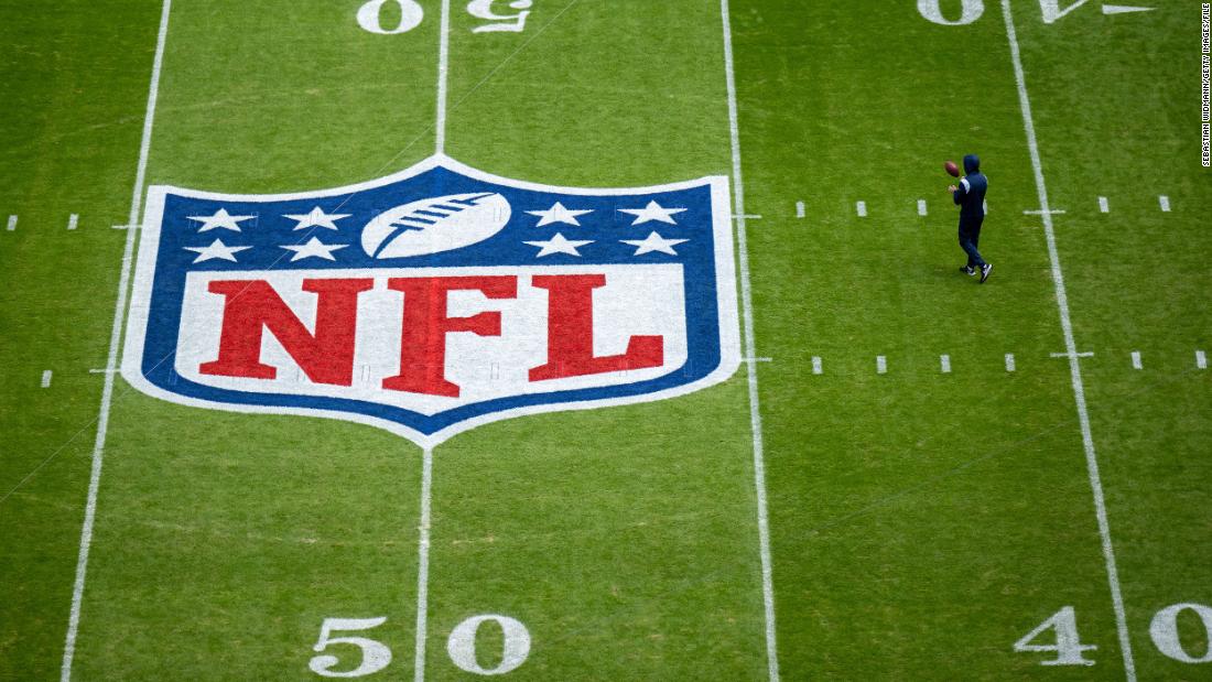NextImg:NFL and players union announce new quarterback-specific helmet to combat concussions