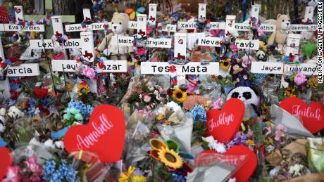 Mass shootings in the US have a ripple effect on the country&#39;s mental health