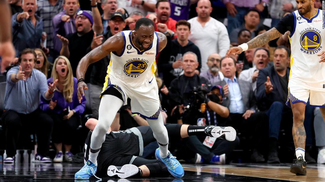 Draymond Green ejected for stamp on chest of Domantas Sabonis in Game 2