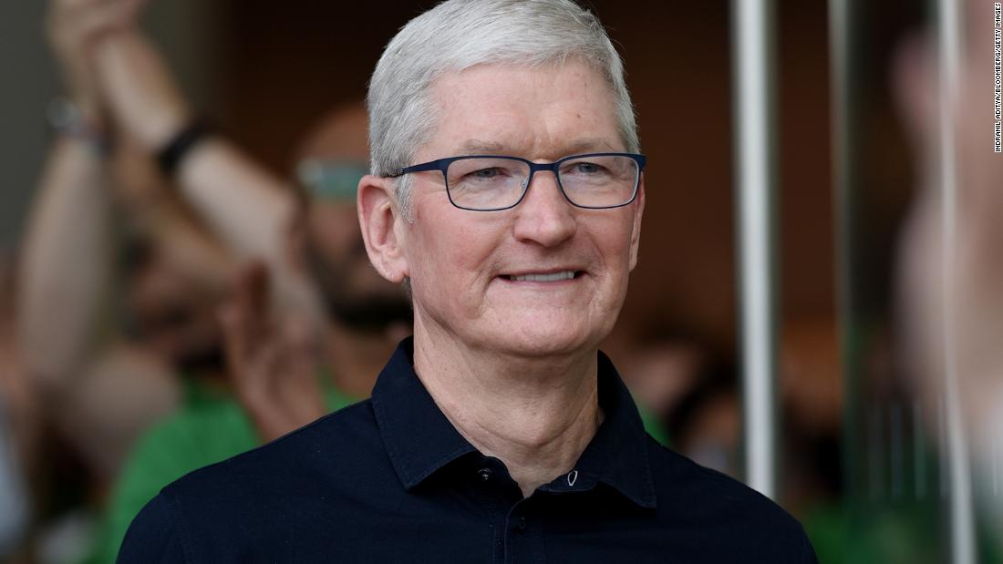 Photo of Tim Cook eröffnet den ersten Apple Store in Indien