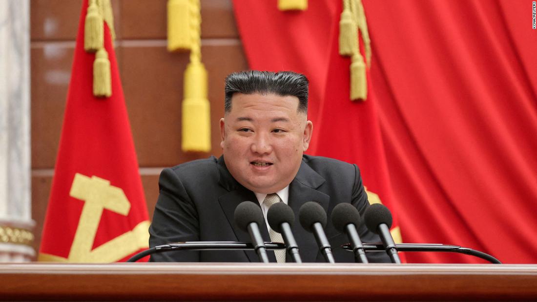 북한은 첫 번째 정찰 위성을 발사할 준비가 되었다고 말했습니다: 관영 매체