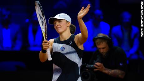 Świątek celebrates her straight-sets victory against Zheng Qinwen in Stuttgart on Thursday.