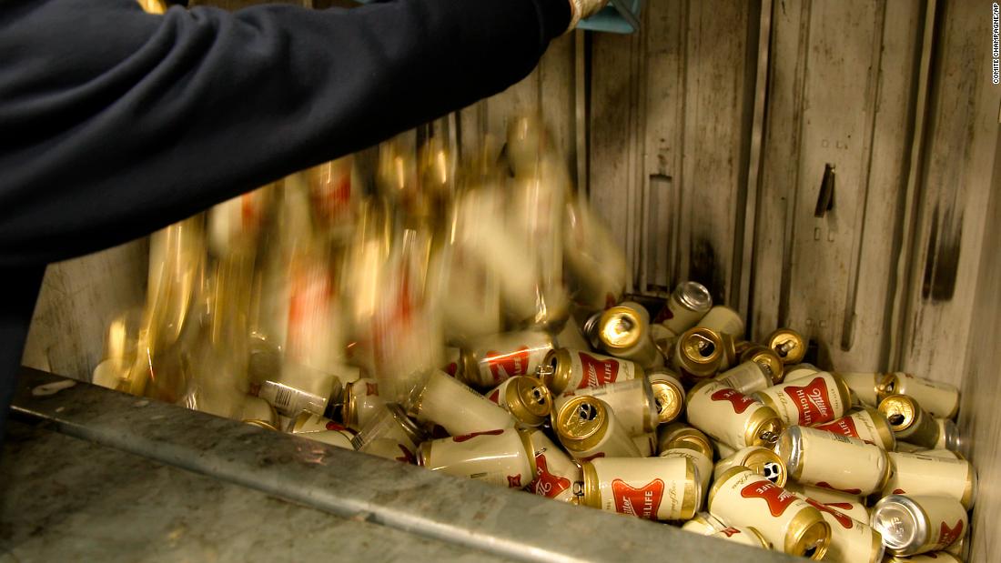 Miller High Life: Bélgica destrói remessa de cerveja dos EUA após discussão sobre o slogan ‘Champagne of Beer’