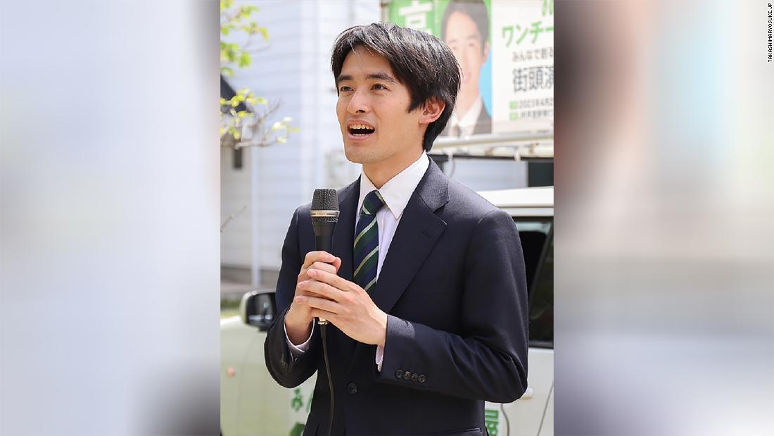 彼は昨年ハーバードを卒業した。 今彼は日本最年少市場になりました。