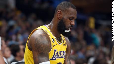 The Los Angeles Lakers missed the opportunity to wrap up their first-round series against the Memphis Grizzlies.