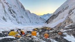 Pendaki gunung Amerika meninggal saat mendaki ke Gunung Everest