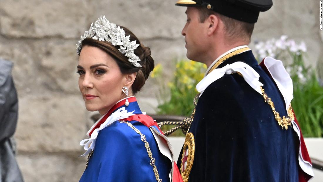 Disfraces en la ceremonia de coronación: lo que vestían los invitados