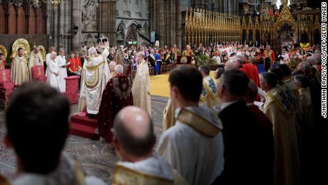 The Archbishop of Canterbury Justin Welby places the St Edward&#39;s Crown onto the head of King Charles III.