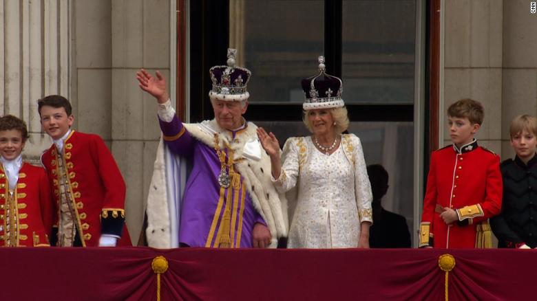 Watch King Charles III make first balcony appearance after coronation