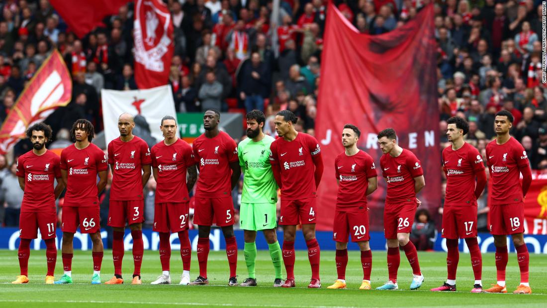 Liverpool: Por que os torcedores vaiaram o hino nacional em Anfield para a coroação do rei Charles
