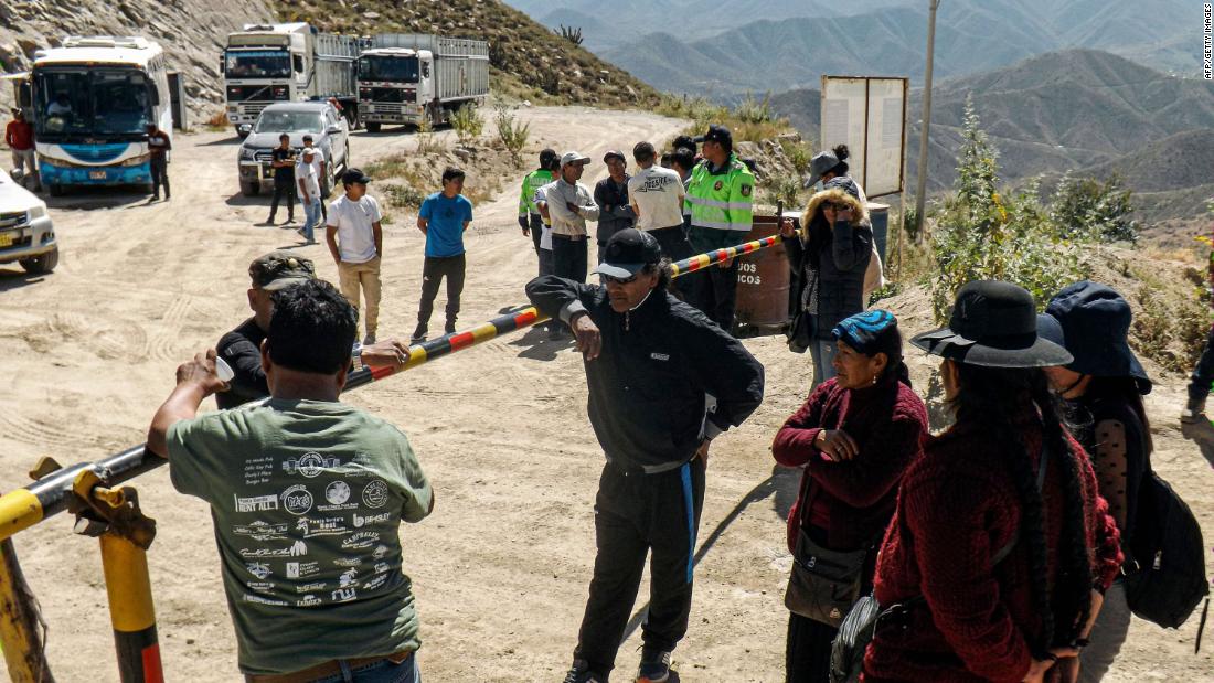 NextImg:Fire kills at least 27 in Peruvian gold mine