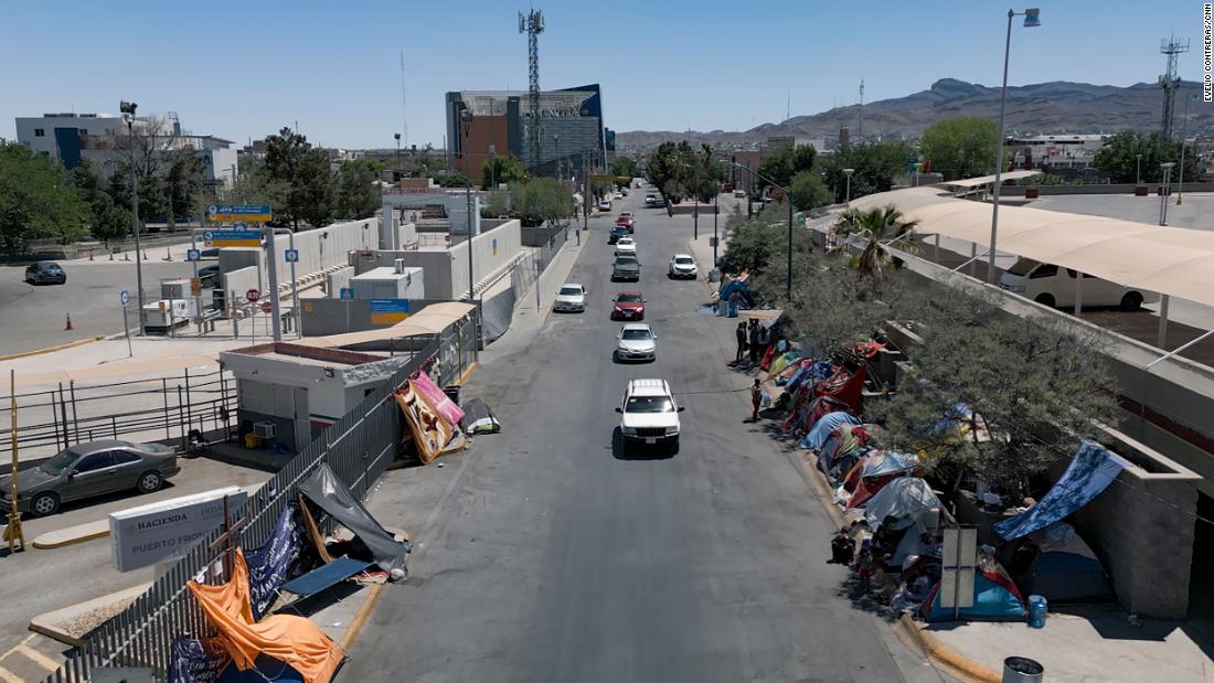 Inmigrantes en la frontera con México, a la espera del fin del Título ...